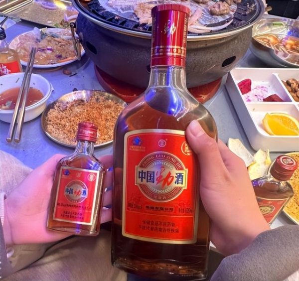 富豪配资 继劲酒断货之后？中国又一白酒 “一炮而红”，80 后老炮顿顿喝